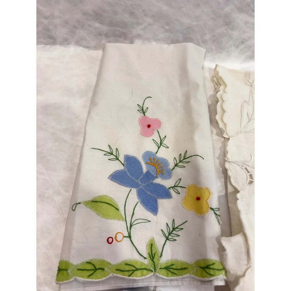 Vintage Hand Embroidered Linen Lot Floral Bird Scalloped Edge Tea Towels 4pc